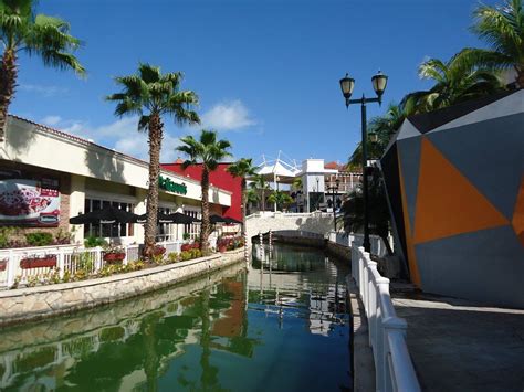 cancun la isla shopping mall.